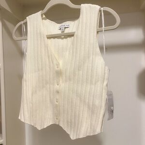 NWT And Now This Cream Ribbed Button Front Crop Vest Shirt Macy’s Top New V Neck